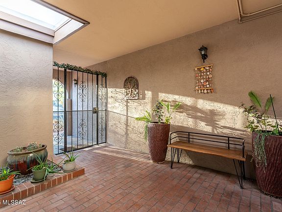3rd image of 2771 N Camino Valle Verde