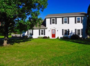 450 Waterford Dr, Zionsville, IN 46077