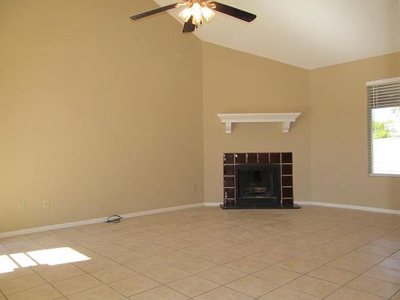 3rd image of 2218 W Potter Dr