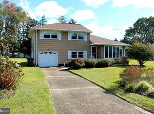 122 Handler Dr, Burlington, NJ 08016