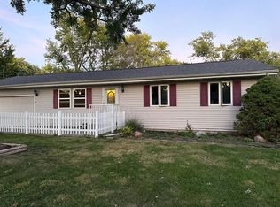 203 Ruby St, Villa Grove, IL 61956