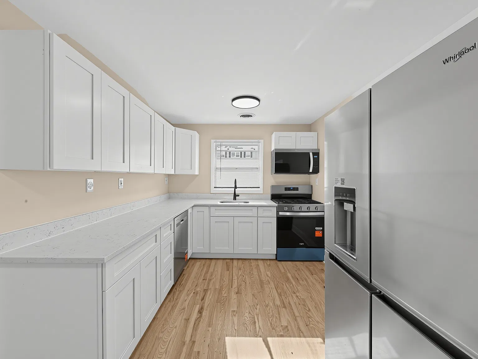 3 bed, 1526 sqft, $1,950 — Photo 2