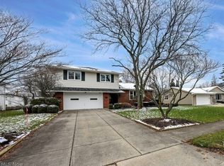 5384 Meadow Wood Blvd, Lyndhurst, OH