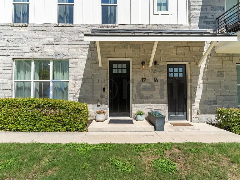 2624 Metcalfe Rd #17 — Photo 1