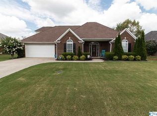615 Avalon Dr, Hartselle, AL 35640