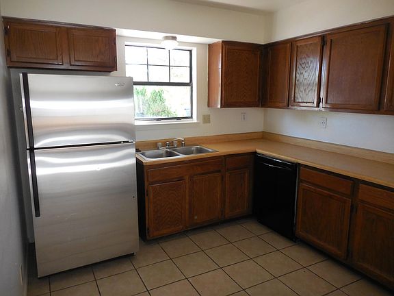 3rd image of 10909 Sagebrush Way #A