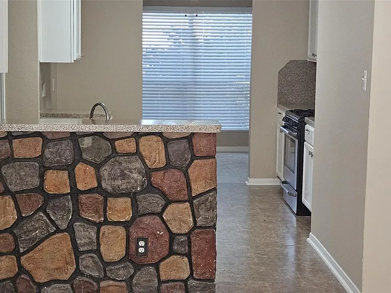 3103 Barkers Crossing Ave — Photo 13