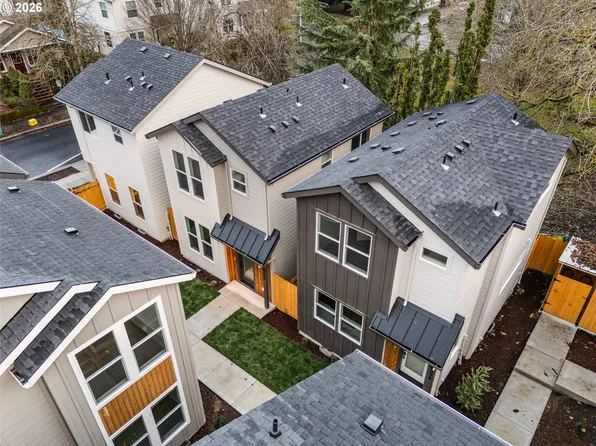 8332 N Bank St, Portland, OR 97203