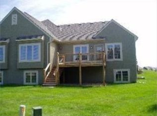 11528 S Deer Run St, Olathe, KS 66061