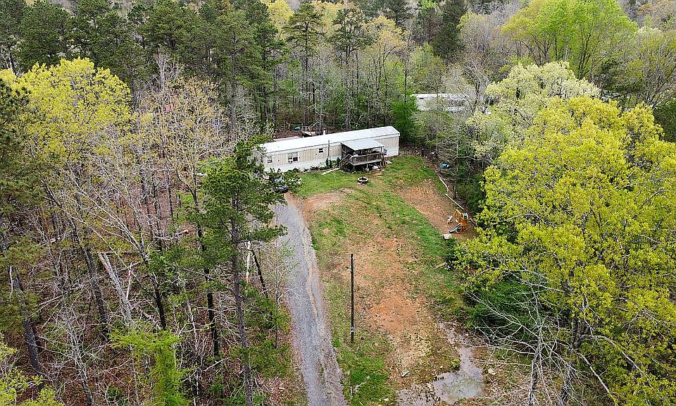 2nd image of 195 Holliday Dr