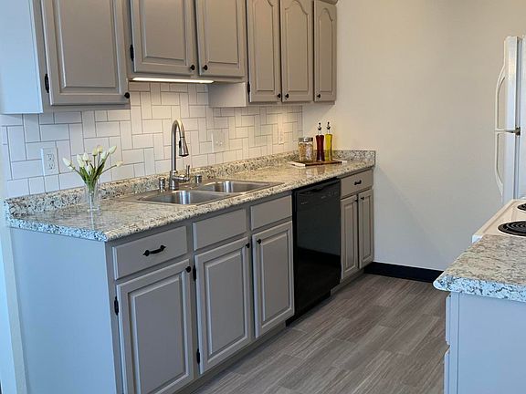 2nd image of 315 Krane Dr Unit 2