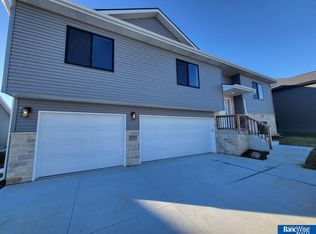 9311 Dalton Dr, Lincoln, NE 68516