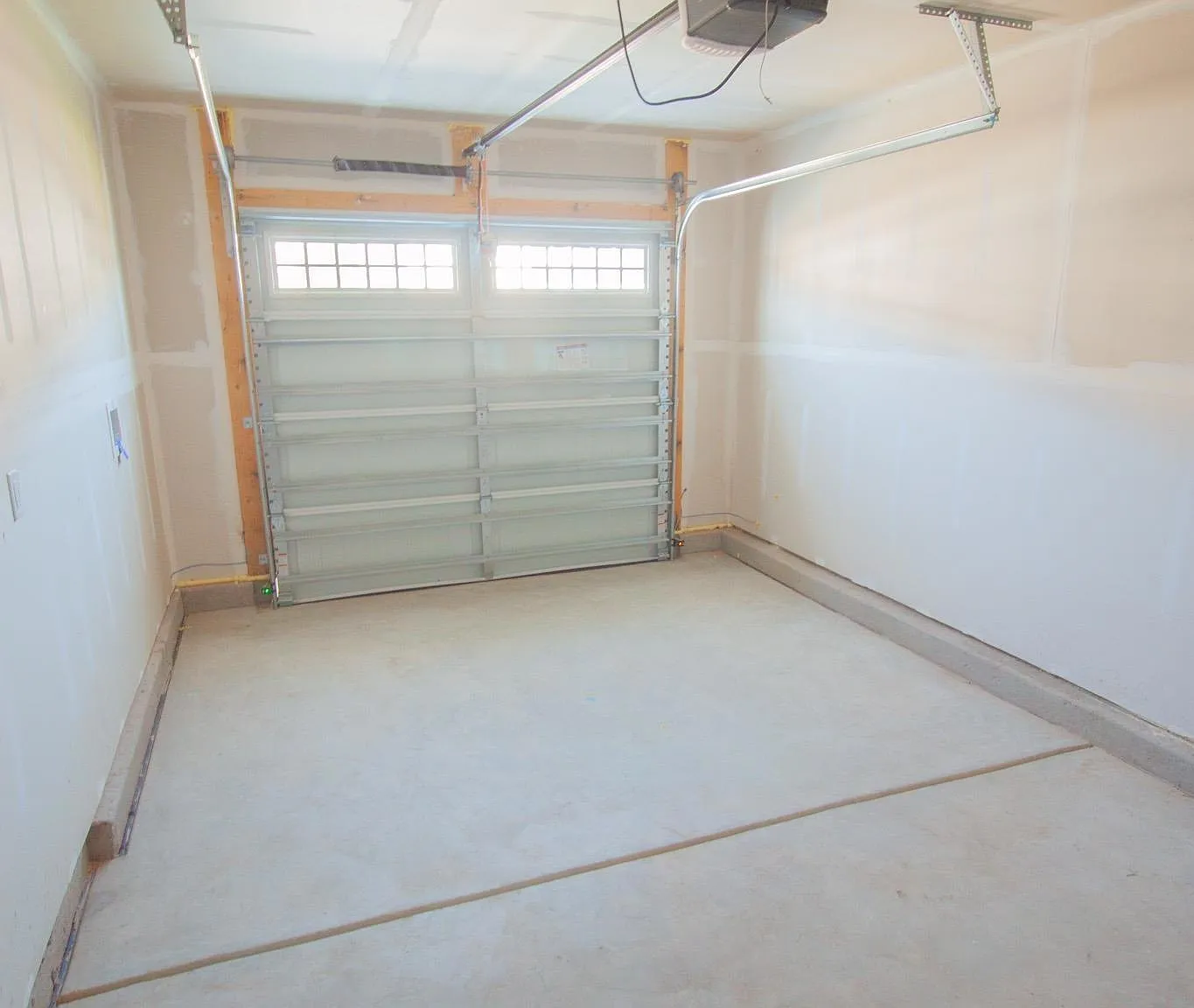 3 bed, 2.5 bath, 1600 sqft, $1,890 — Photo 4