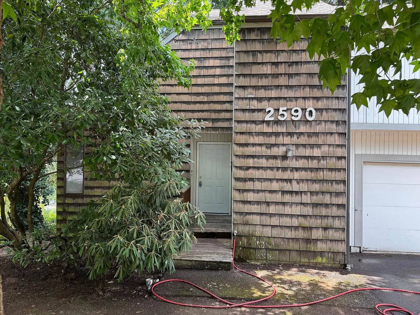 2 Bedroom in Great S. Eugene Location — Photo 3