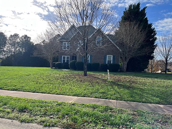 3rd image of 100 Southern Pine Dr
