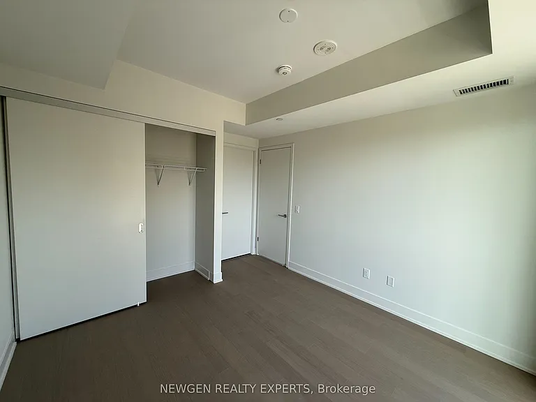 322 Dupont St #301 — Photo 13