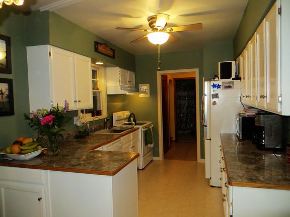 2nd image of 910 Utah Ave