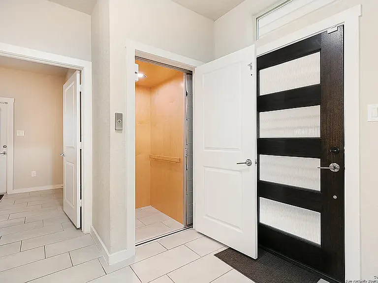 3831 Harry Wurzbach Rd #21 — Photo 11