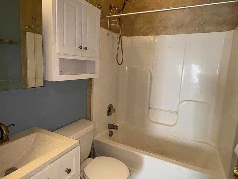 1043 Crescent Ave — Photo 6
