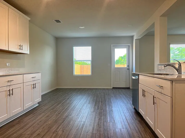 366 Lake Erie Dr — Photo 39