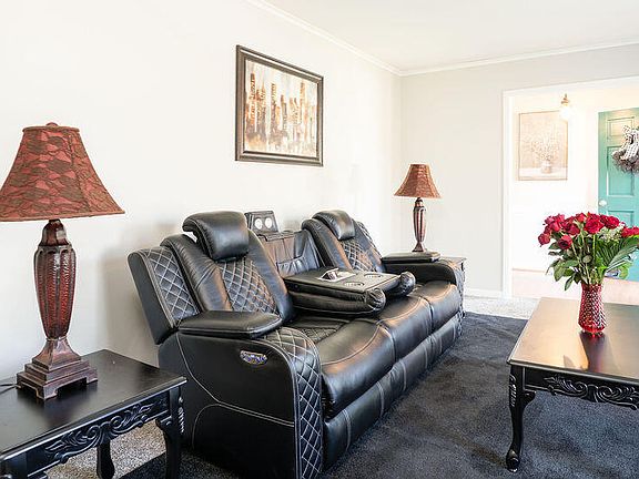 5th image of 122 Sunvalley Dr