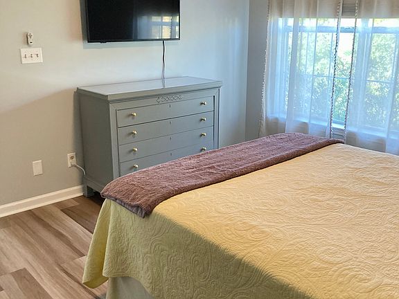 2nd image of 1600 Long Grove Dr Unit 223