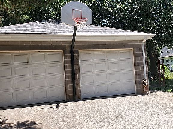 4th image of 2913 Pindell Ave