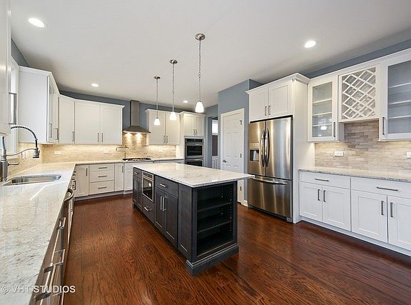 4th image of 903 S Charlotte St