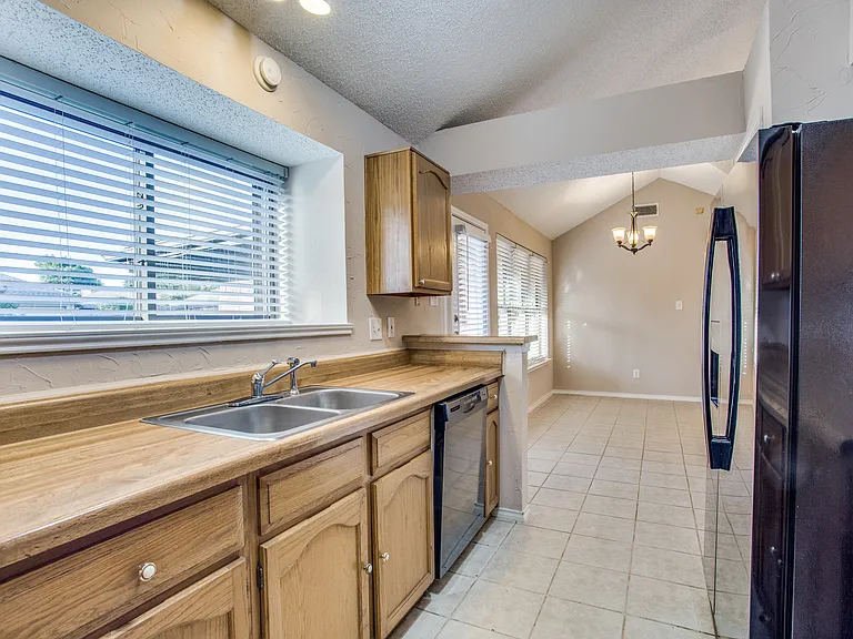 638 Plumlee Pl — Photo 7