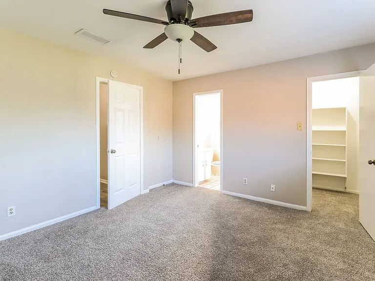 4714 Glendower Dr — Photo 10