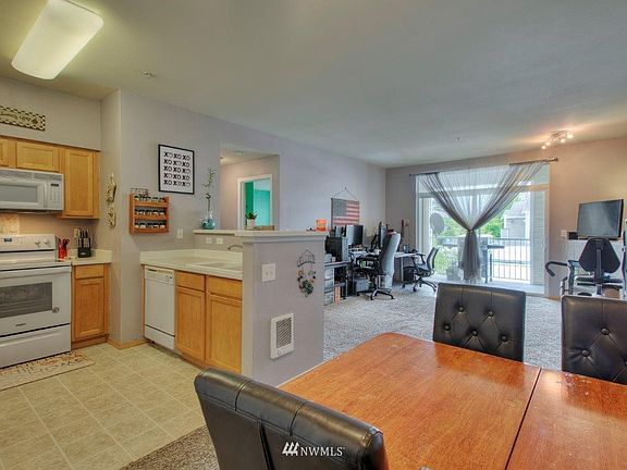 3rd image of 10007 186th St E Unit 234