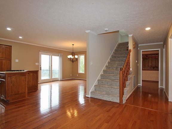 4th image of 11335 Greenville Rd