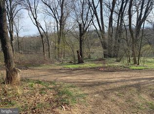 Sour Ln, Falling Waters, WV 25419