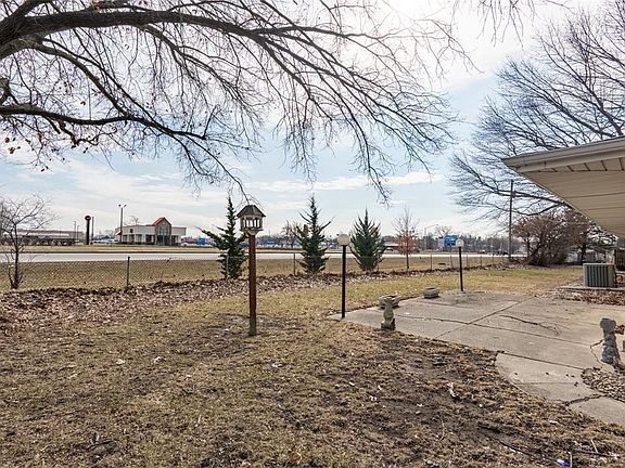 3rd image of 4394 Huston Hills Rd