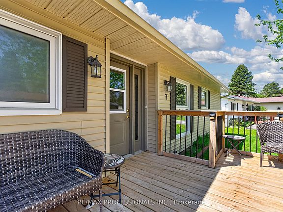4th image of 7 Tamarack Ct