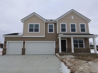 54854 Heron Cir, Chesterfield, MI 48047