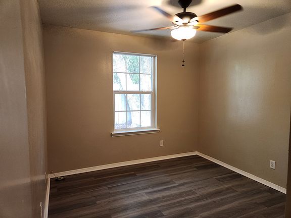 4th image of 7104 Tippin Ave APT B