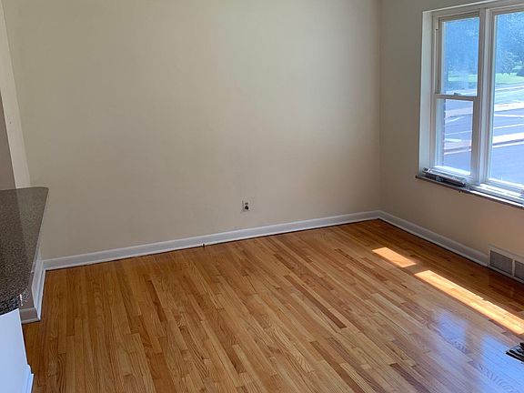 3rd image of 7401 Wayne Ave