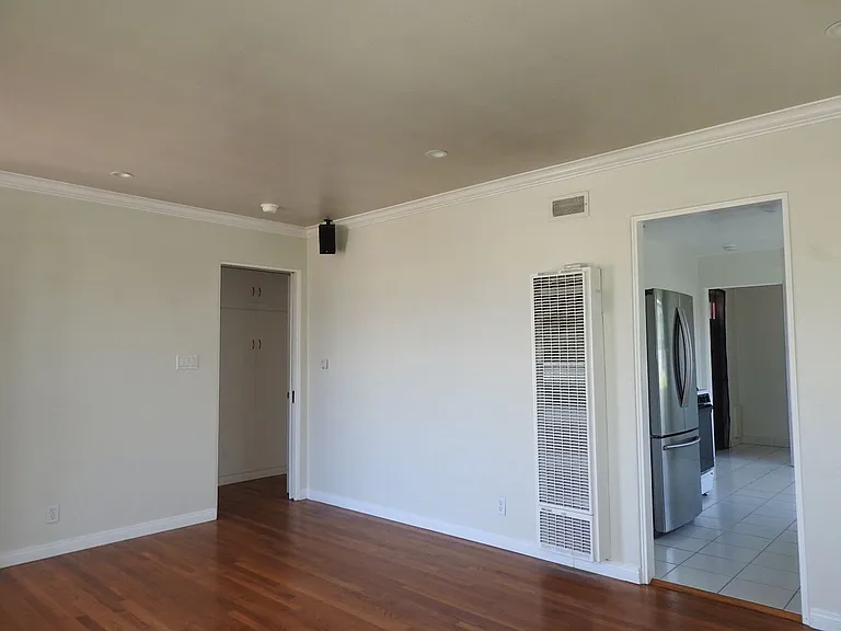 1515 Froude St — Photo 7