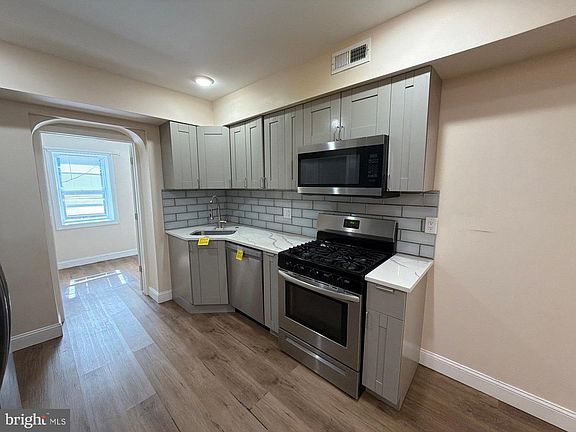 3rd image of 608 Winton St
