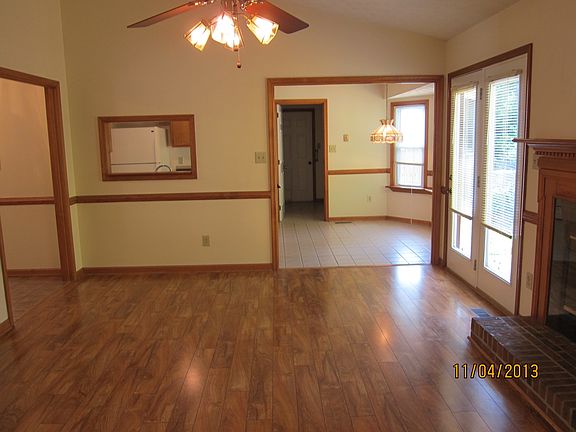 5th image of 32 Padgett Ct