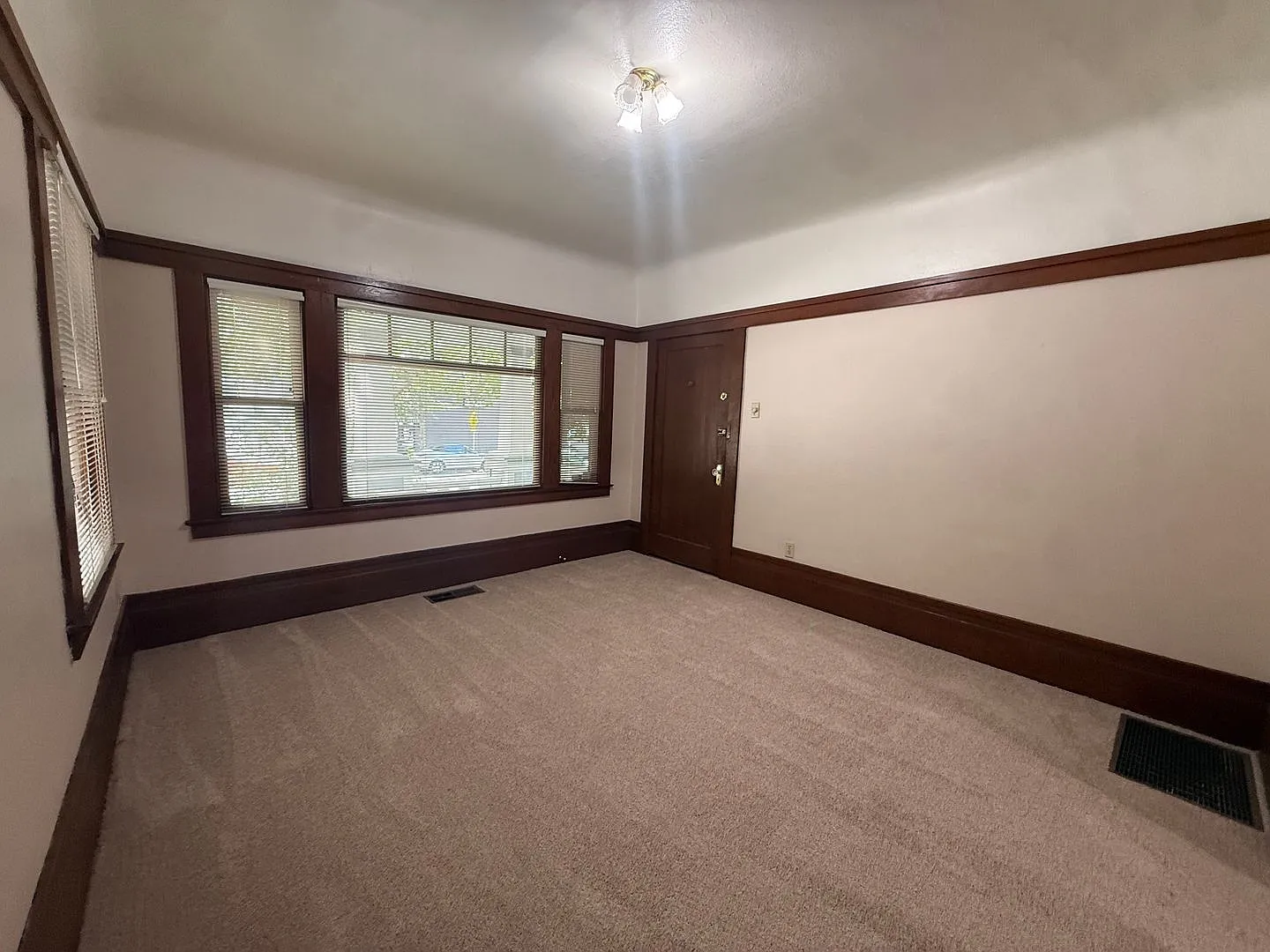 Vintage Charm, Great Location! — Photo 3