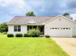 628 Meadow Dr, Caro, MI 48723