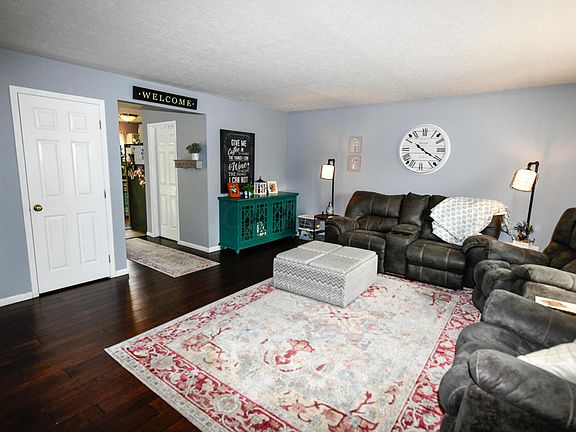 5th image of 1487 Creekview Dr
