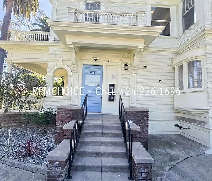 910 W 23rd St #2 — Photo 33