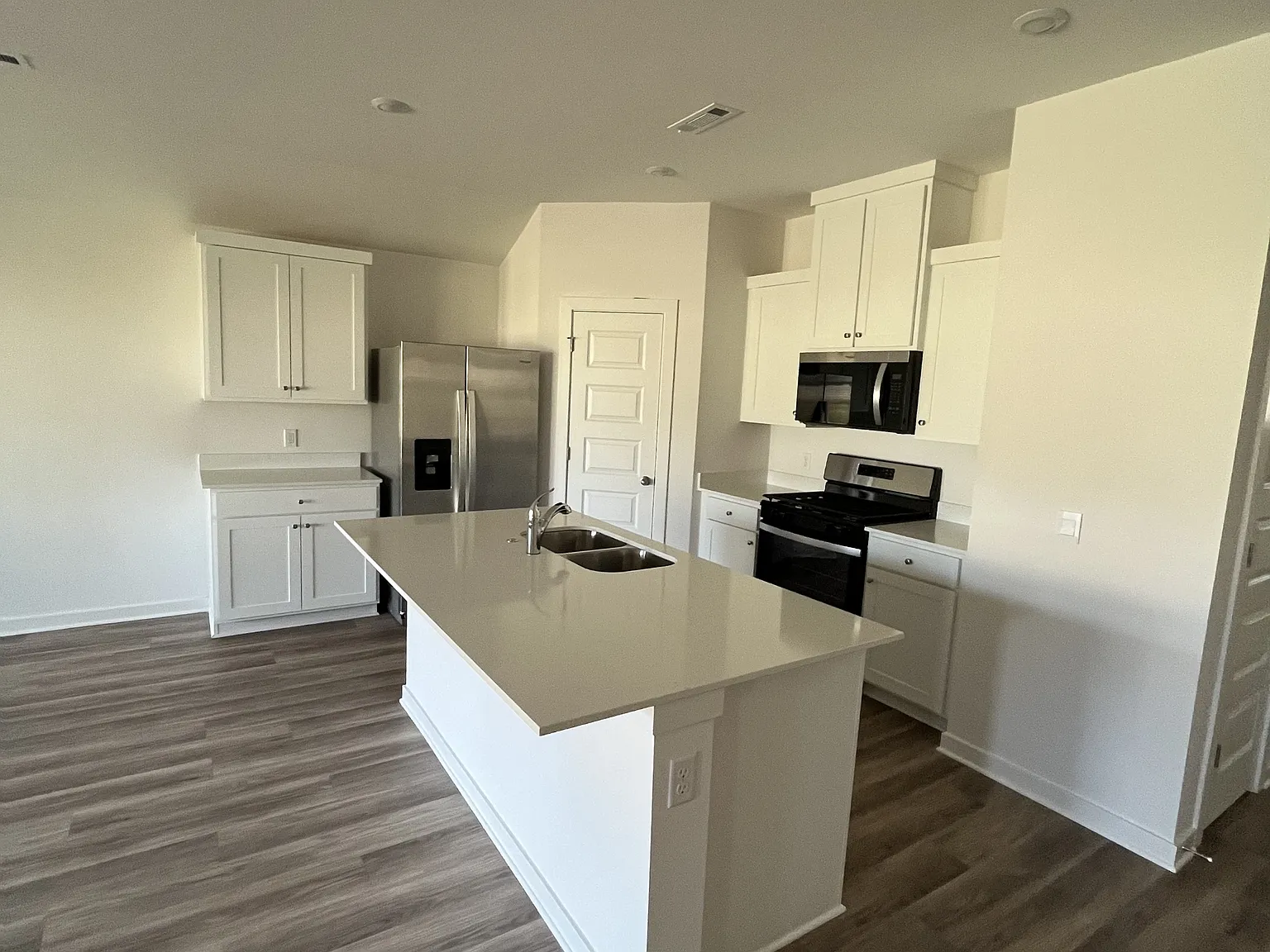525 Arizona Street - 1 — Photo 4