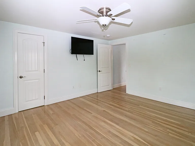 249 Tuckerman Ave #2 — Photo 18