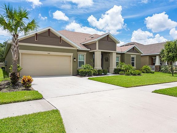 4th image of 909 Heritage Groves Dr
