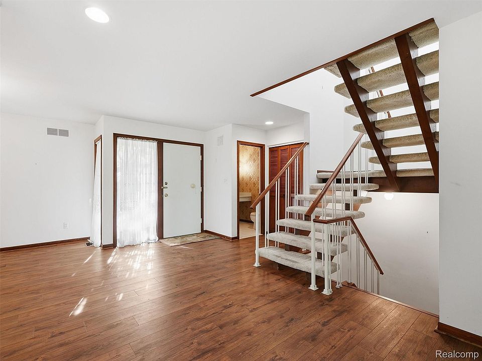 7383 Creek View Ct, photo 9