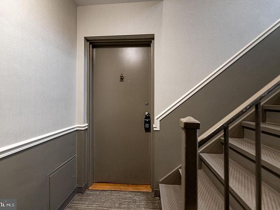2nd image of 10313 Montrose Ave APT 102